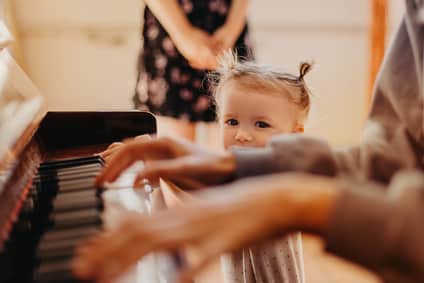 Les 5 Meilleurs Pianos et Claviers pour Enfant de Tout Âge