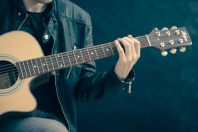 guitare-folk-debutant