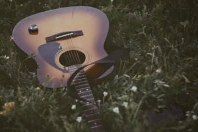 guitare-folk-debutant